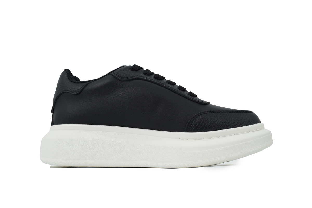 黑白底 麦昆厚底圆头休闲运动鞋 Alexander McQueen Sneaker Black And White Background 03.JPG.JPG Alexander McQueen Sneaker Black And White Background - 图片 1